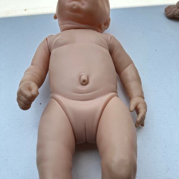 Girl Realistic Baby Doll Toy - Picture 3 of 4